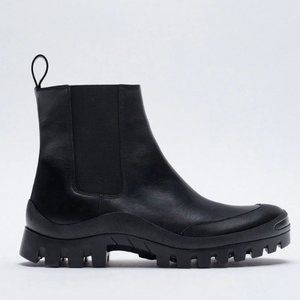 🔥MOVING SALE🔥NEW ZARA VIBRAM SOLE LEATHER BOOT